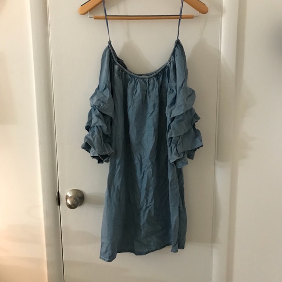 Zara Dresses & Skirts - Zara strapless dress Zara Dresses & Skirts - Zara strapless dress